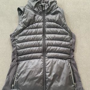 Lululemon Women’s down for it all black vest size 10